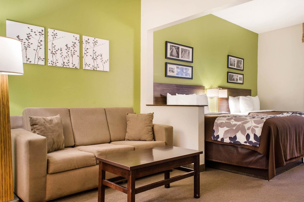 Suite, Non Smoking (2 Queen beds with 2 Person Sofa bed) photo 2