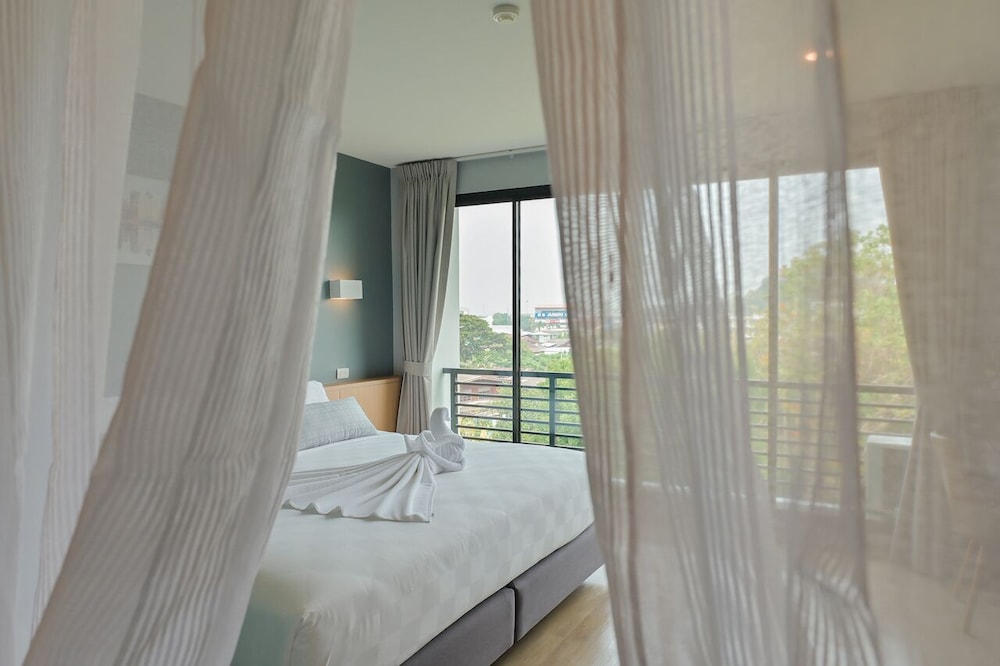 Deluxe Double Room - Photo 9