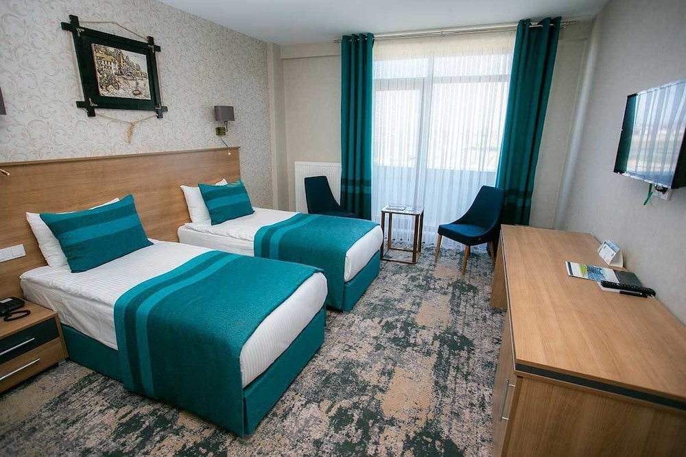 Standard Double or Twin Room photo 2