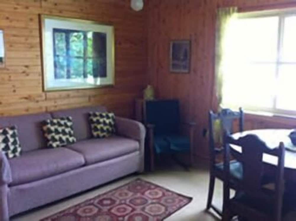 Daybreak Cabin photo 3