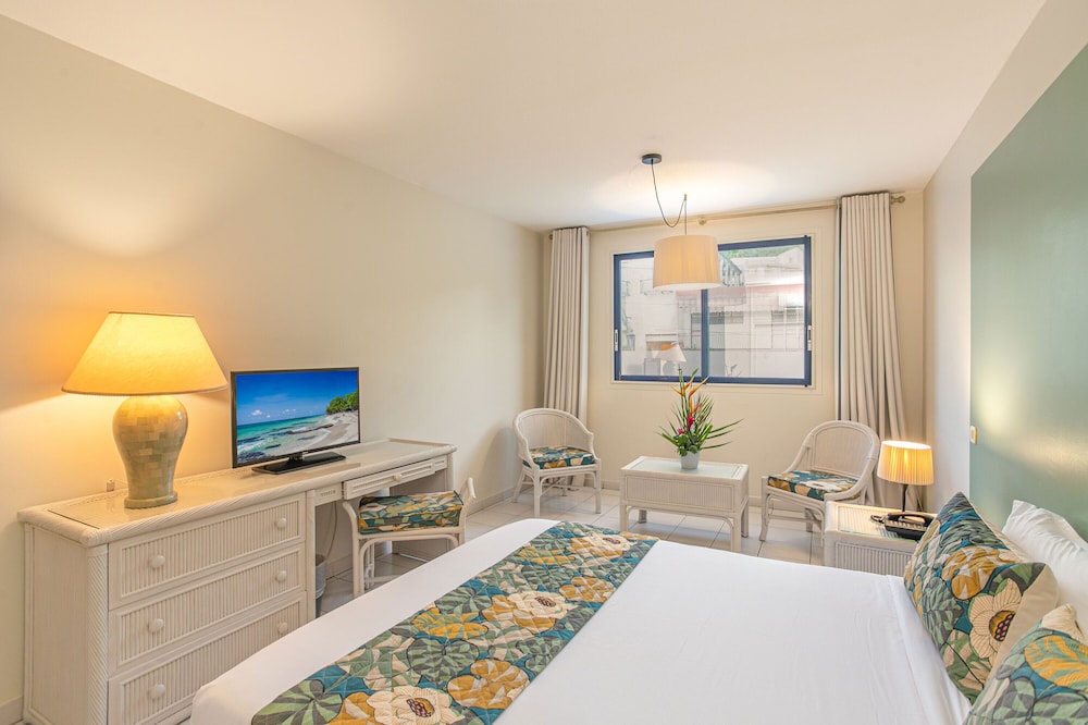 Standard Room (No Elevator) - Photo 13
