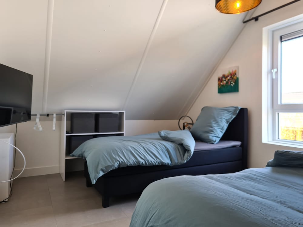 Bungalow 76 photo 3