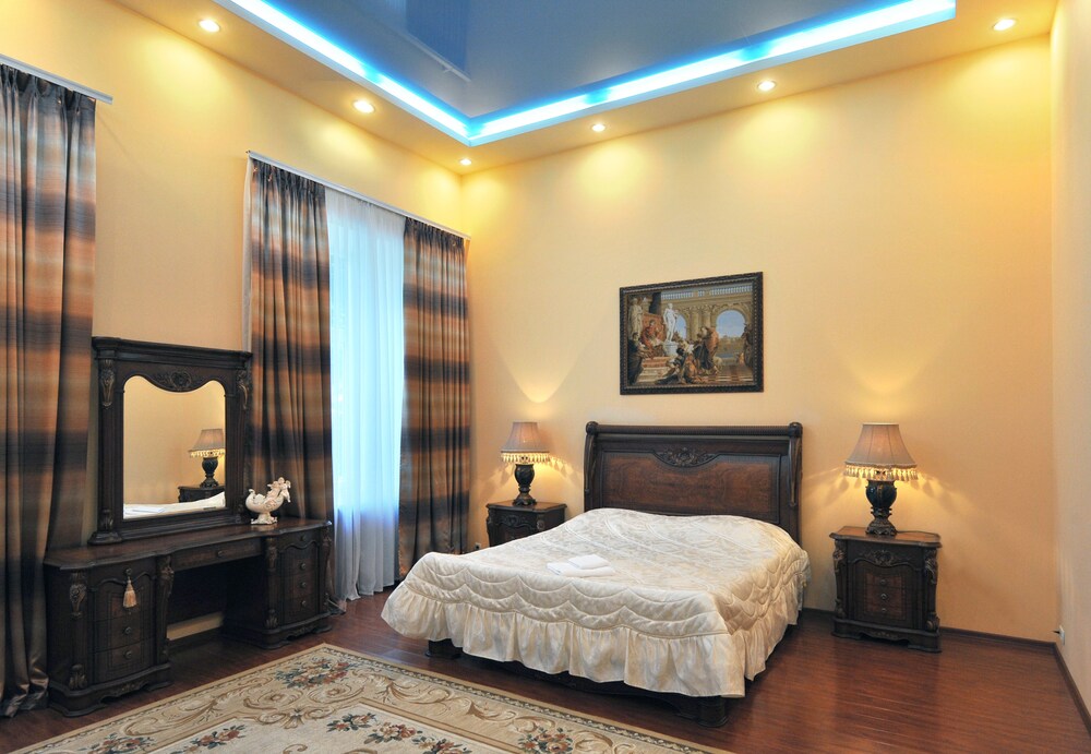 Double Suite, Deribasovskaya view