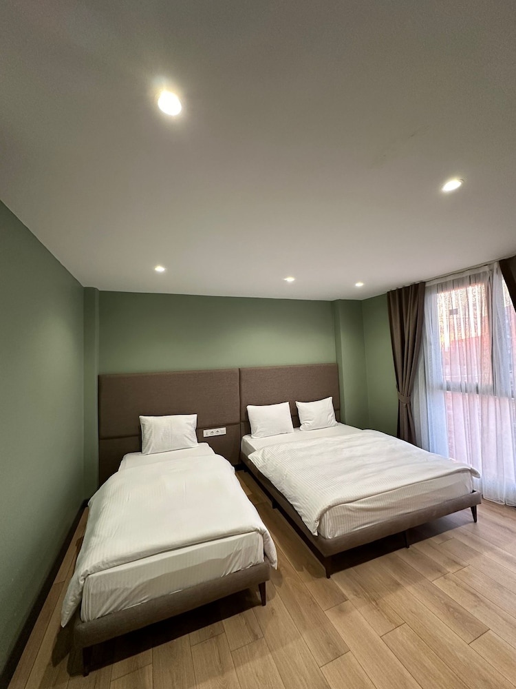 Deluxe Quadruple Room photo 1