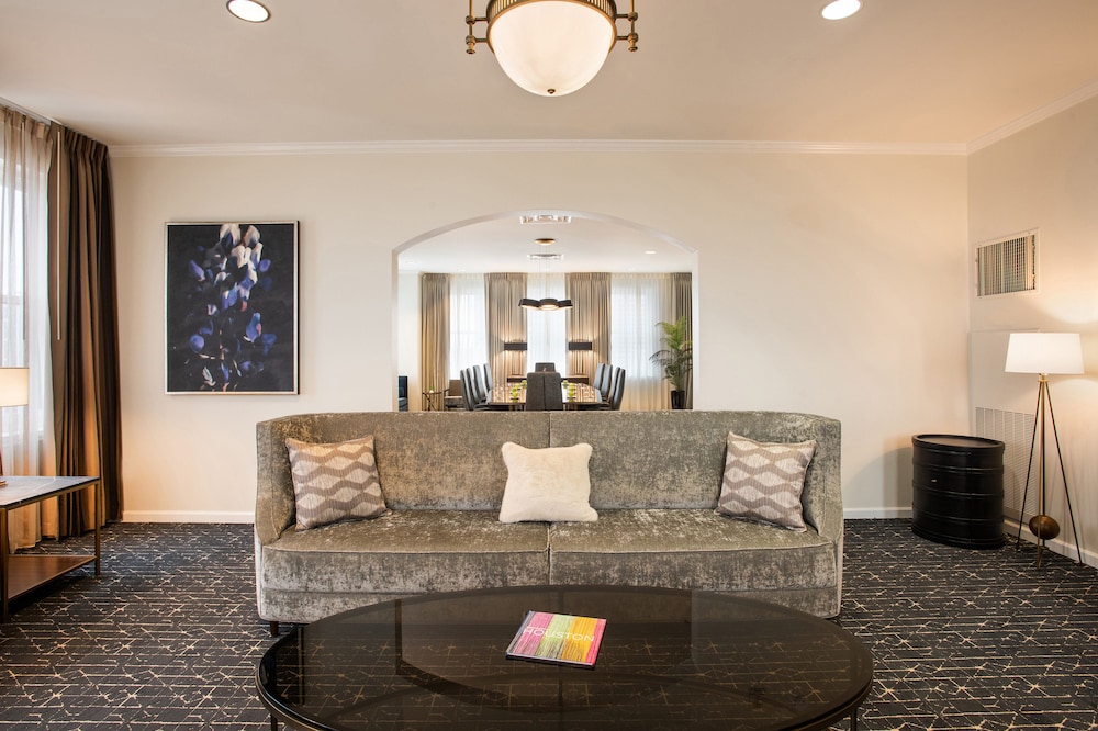 Presidential Suite, 1 King Bed, City View, Corner - Photo 1