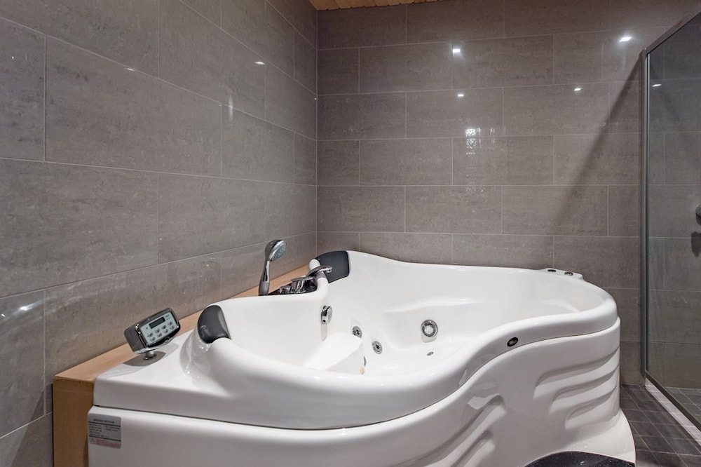 Superior Villa, 5 Bedrooms, Sauna, Lake View (Villa Lohi) photo 3