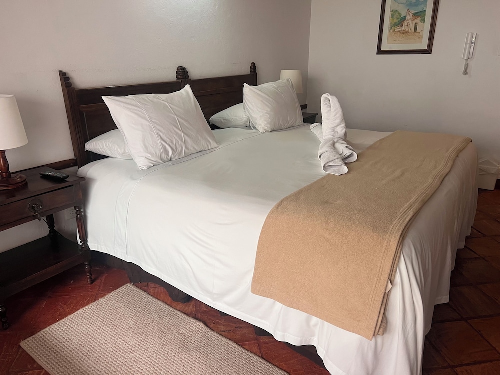 Junior Suite, 1 Queen Bed, Hot Tub photo 2