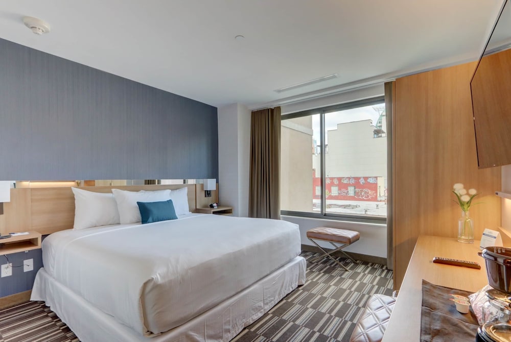 Room, 1 King Bed, Non Smoking photo 1