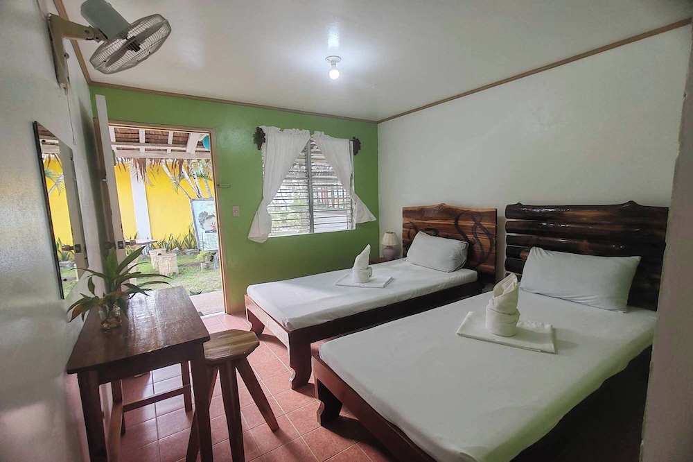Standard Twin Room - Photo 1