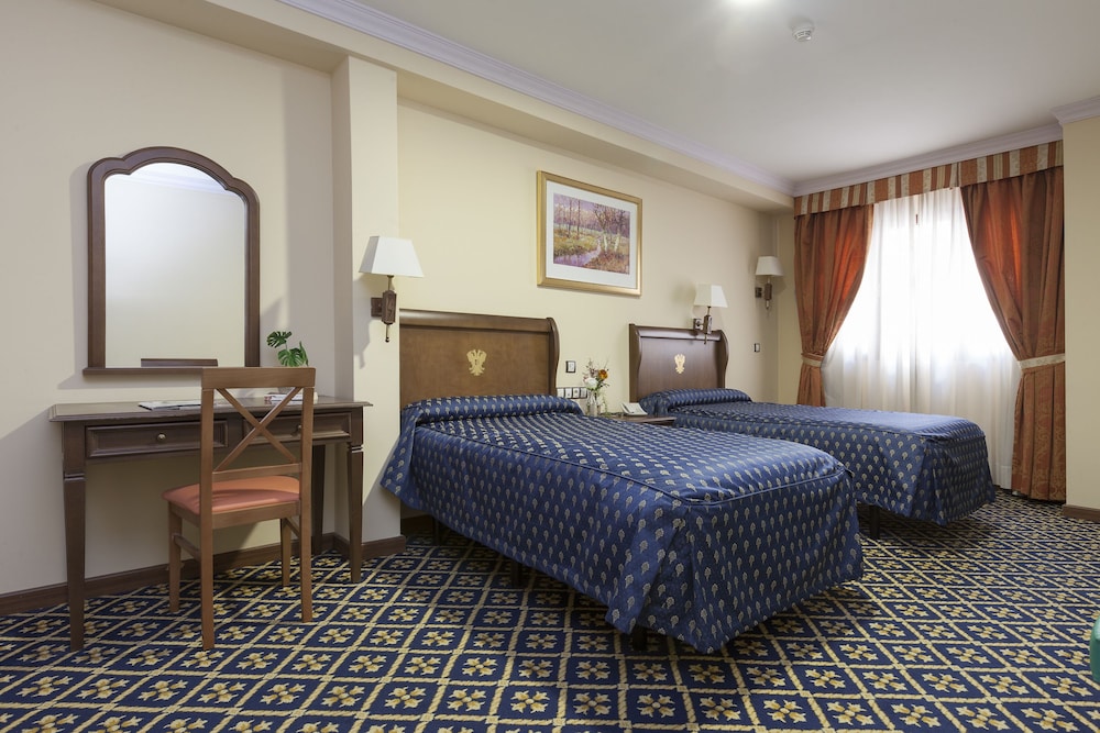 Standard Double Room (3 Adults) - Photo 5