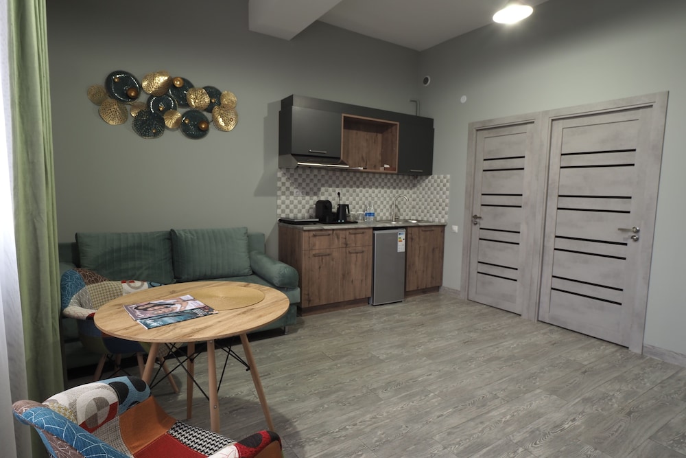 1 Bedroom Suite