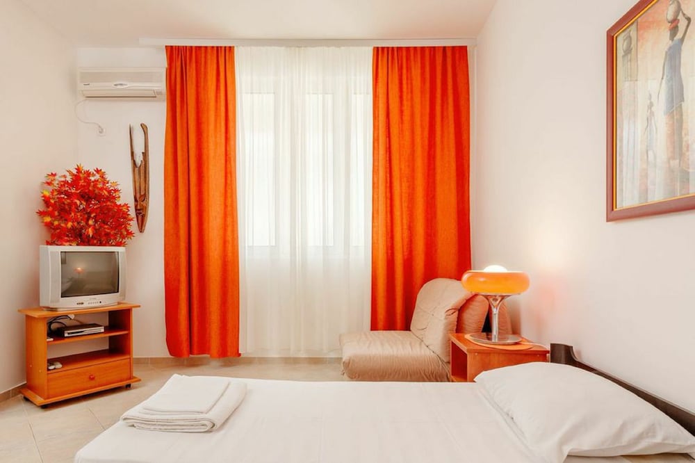 Superior Studio, 2 Twin Beds, Terrace, Garden View photo 1