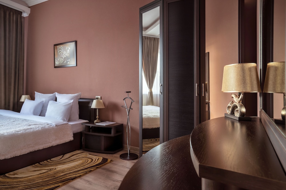 Large Double Room photo 3