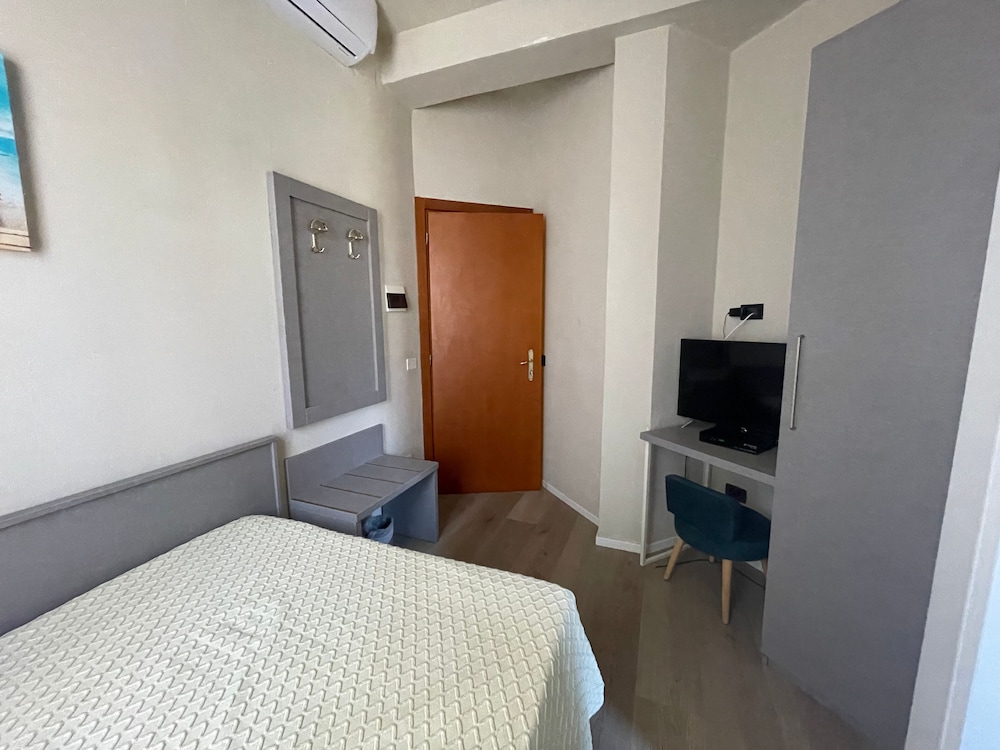 Economy Room, 1 Large Twin Bed photo 1