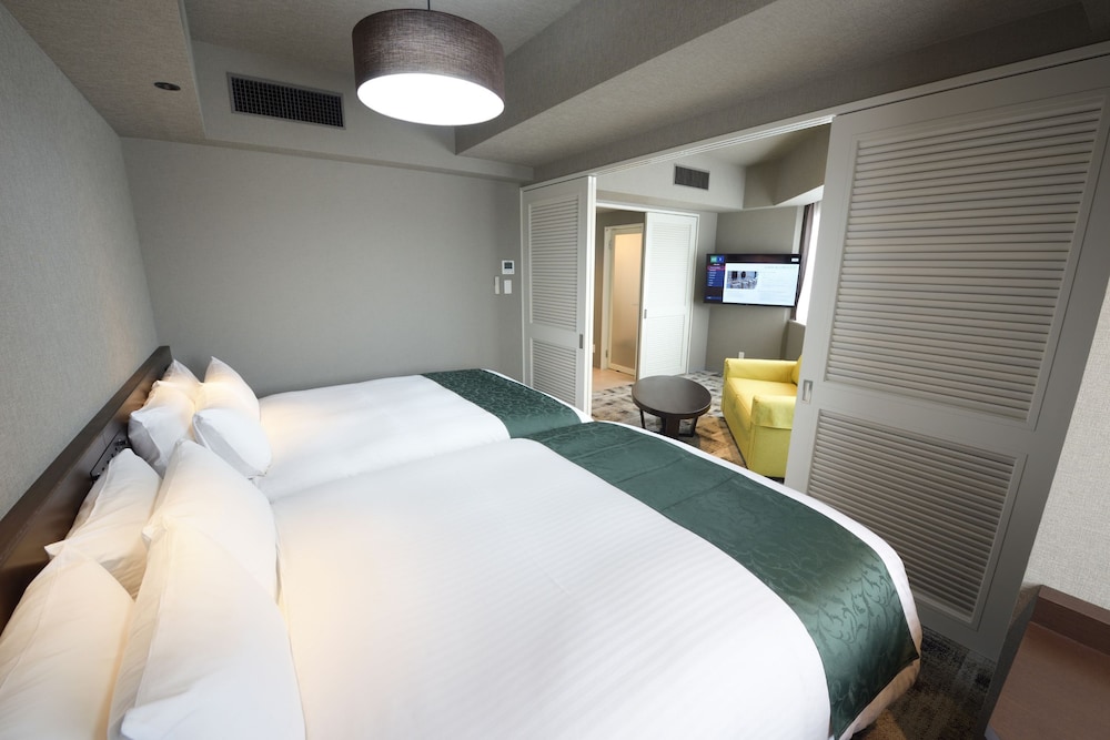 Executive Twin Room, Non Smoking thumbnail 6