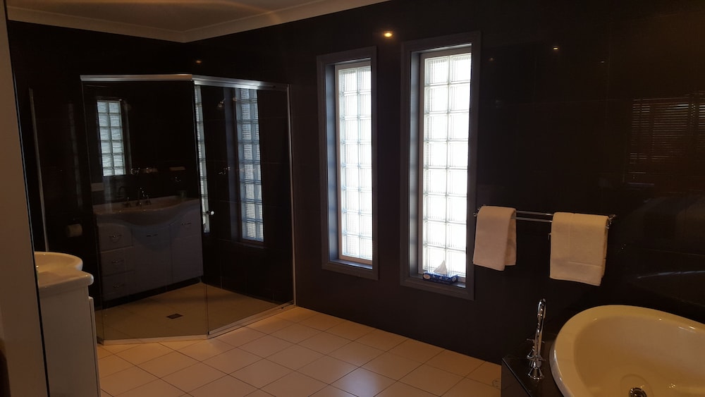 King Spa Room photo 3