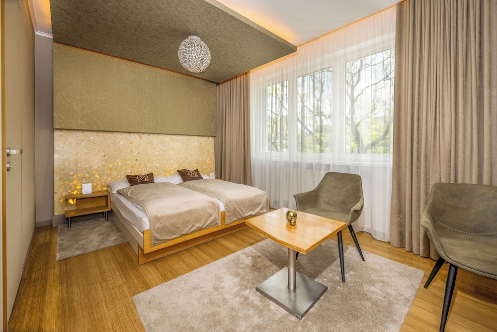 Executive Double or Twin Room (Free Wellness) - Photo 4