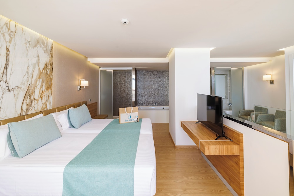 Panoramic Duplex, Jetted Tub, Sea View (Suite) - Photo 3