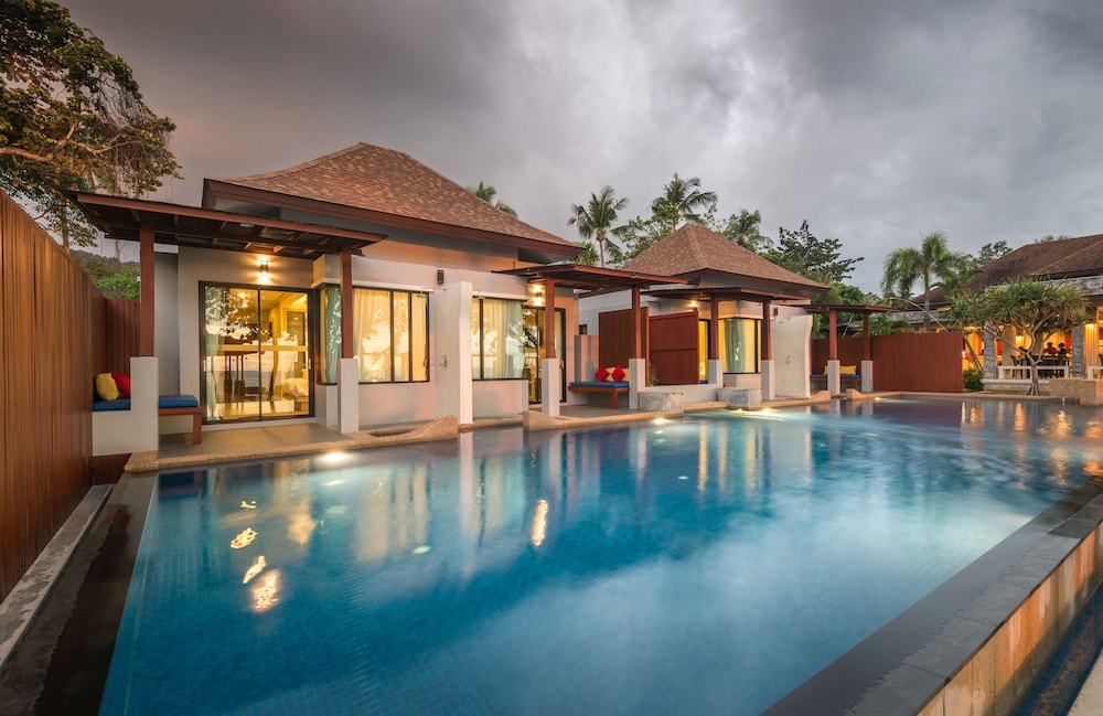Beach Front Pool Access - Photo 8