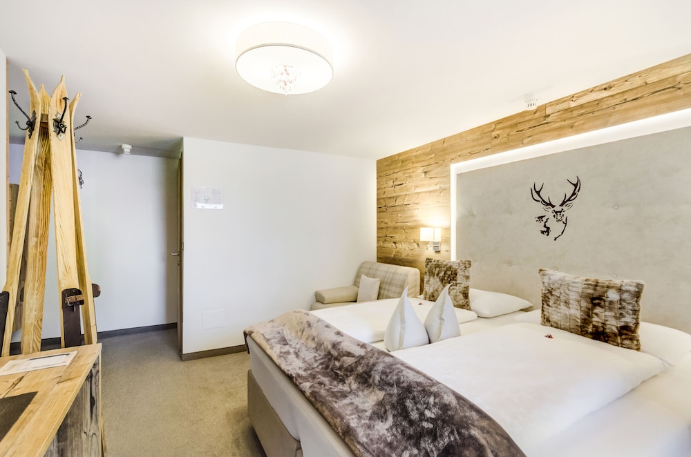 Standard Room (with 1 extra bed) photo 2