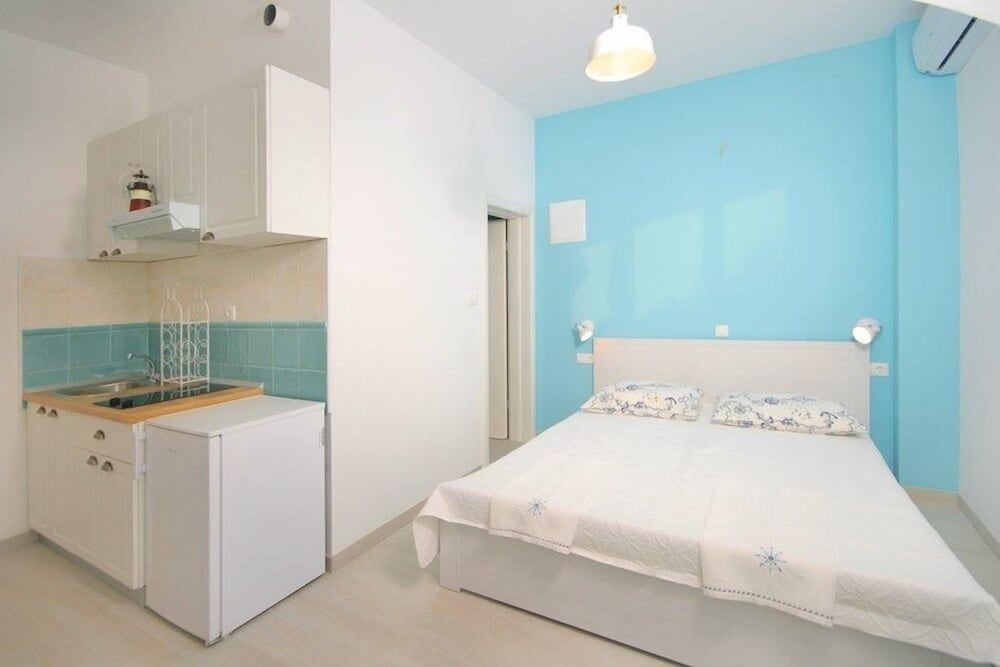 Romantic Studio Suite, Courtyard View photo 1