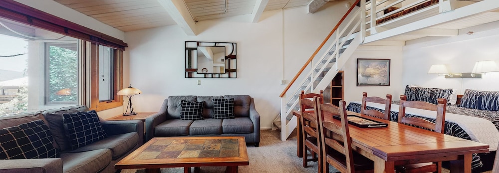 Deluxe Studio (Plus Loft) photo 1