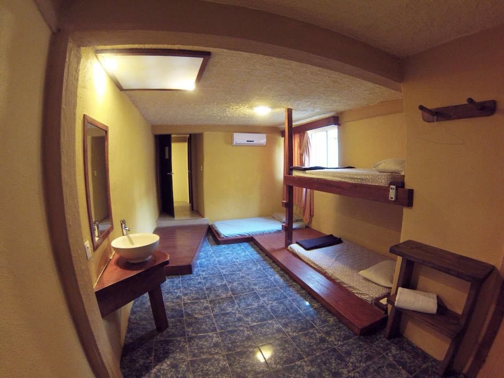 Family Room, Multiple Beds photo 2