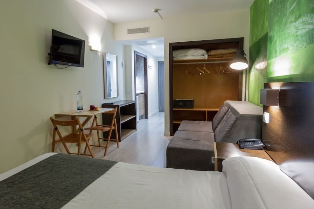 Triple Room (1-3 people) thumbnail 5
