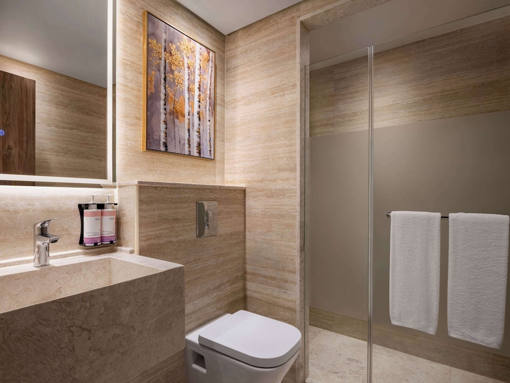 Superior Room, 3 Twin Beds, City View - Photo 5