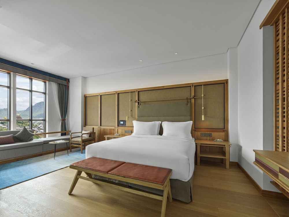 LUX* Suite photo 1