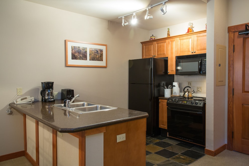 Condo, 1 Bedroom photo 2