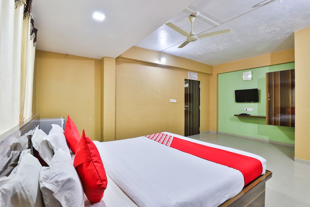 Suite, 1 Queen Bed photo 3