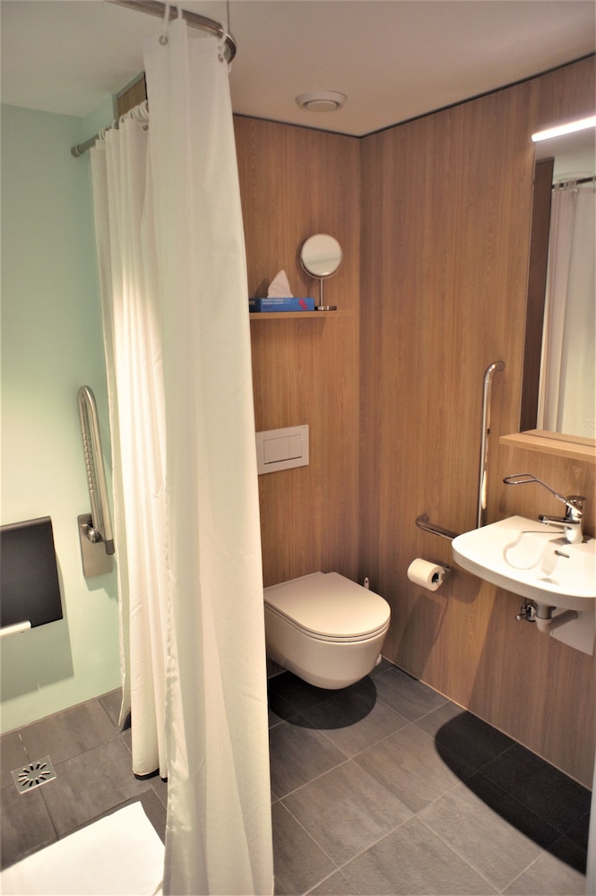 Business Quadruple Room