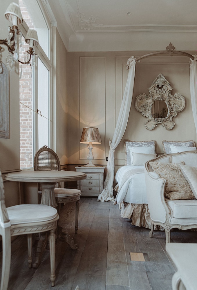 Luxury Room, 1 King Bed photo 2