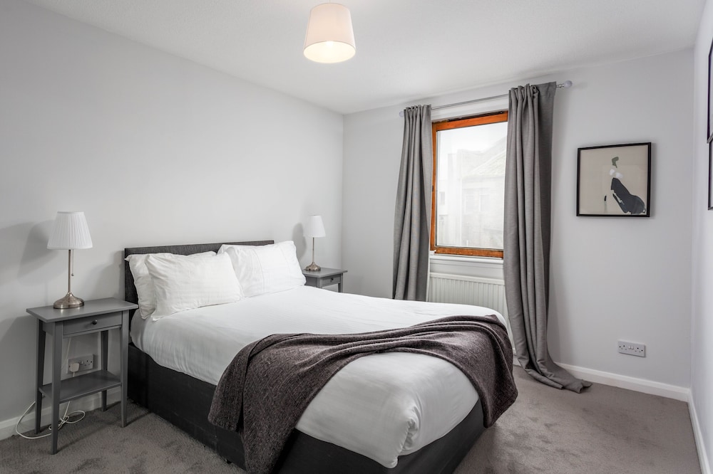 Basic Apartment, 1 Double Bed with Sofa bed, Non Smoking photo 2