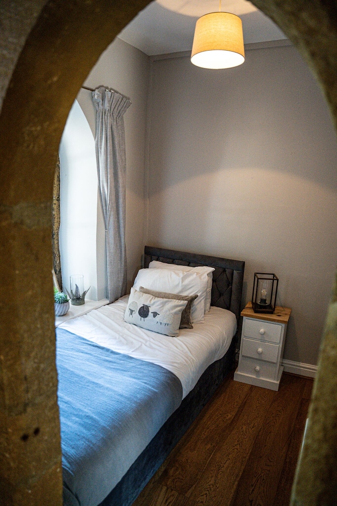 Family Triple Room, Ensuite photo 2