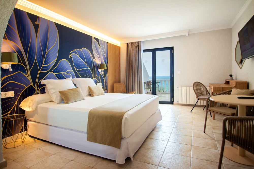 Double Room, Terrace, Sea View (Torre Paradis) photo 3