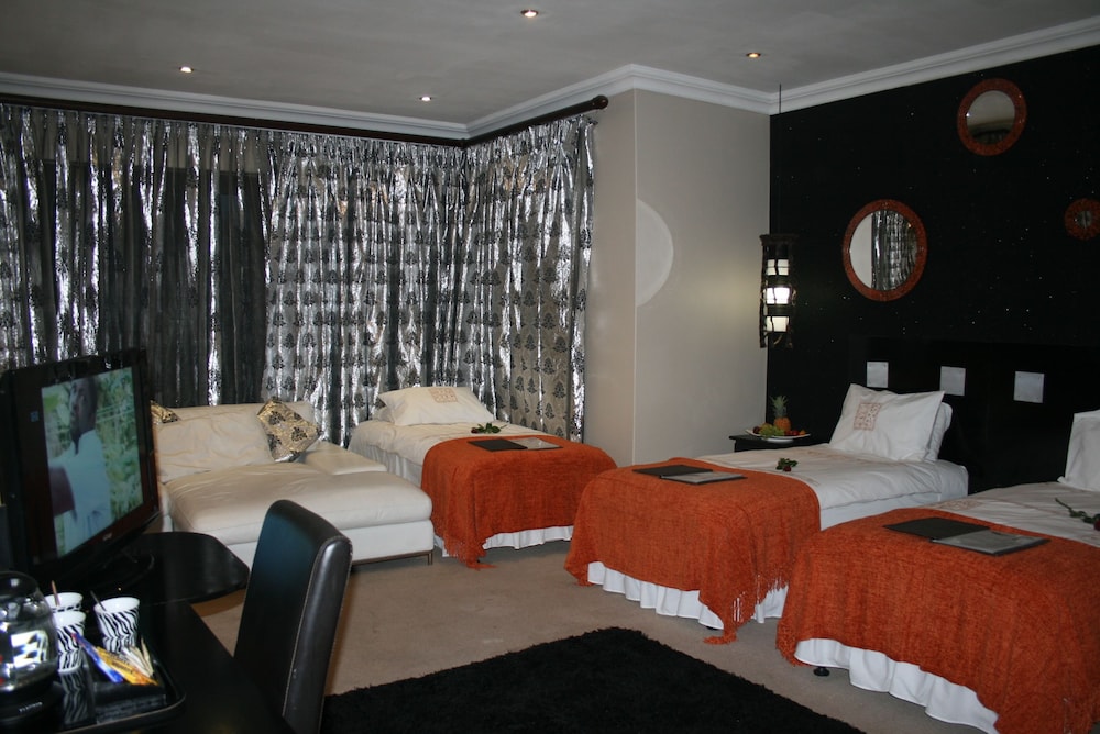 Family Room (3) photo 2