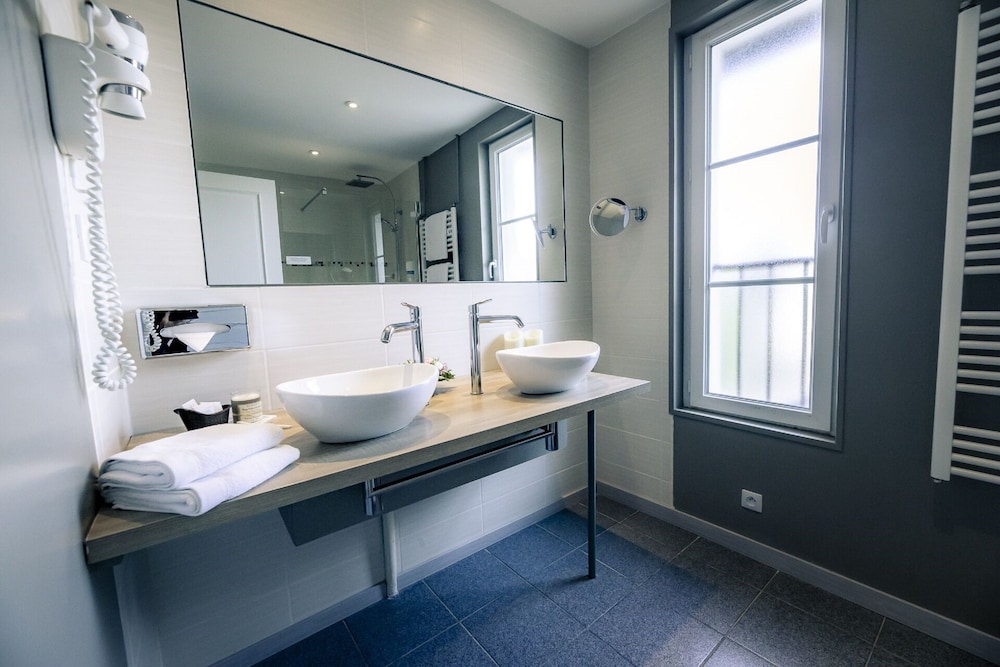 Superior Double or Twin Room - Photo 10