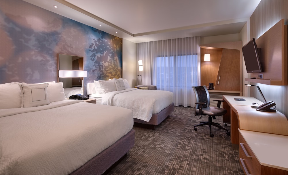 Executive Suite, Multiple Beds photo 2
