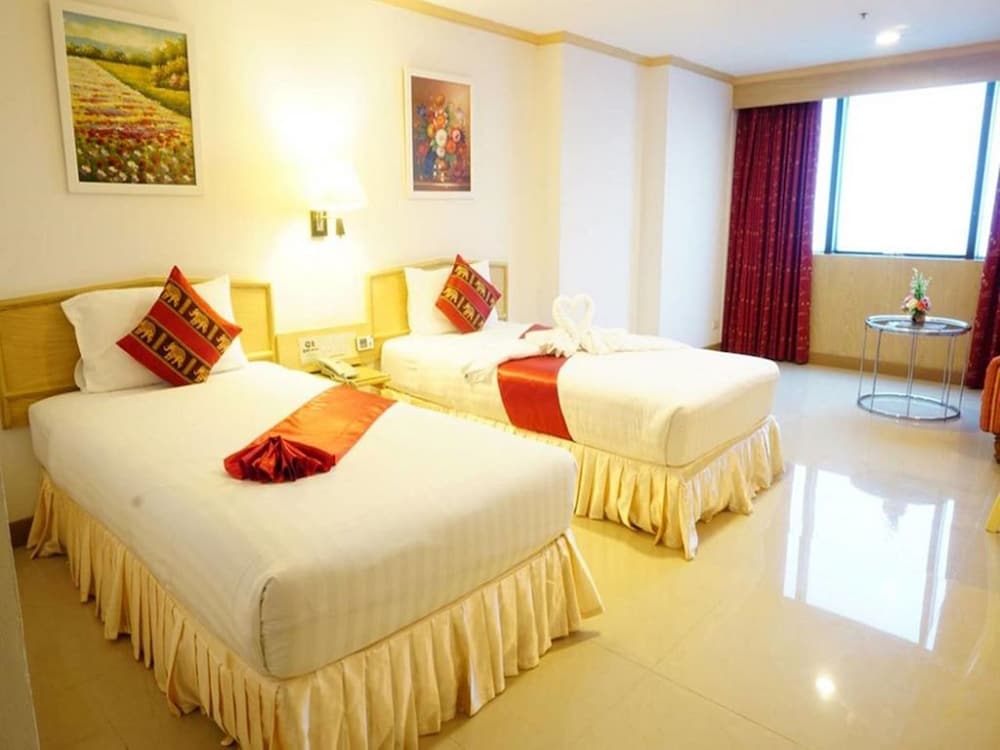 Deluxe Room - Photo 2