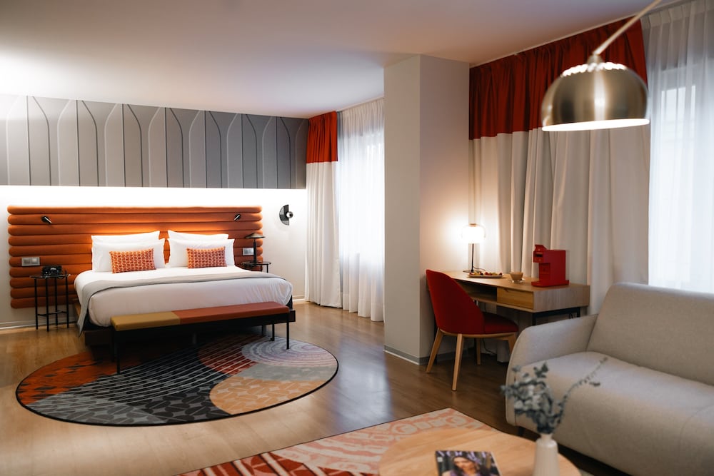 Suite, 1 King Bed