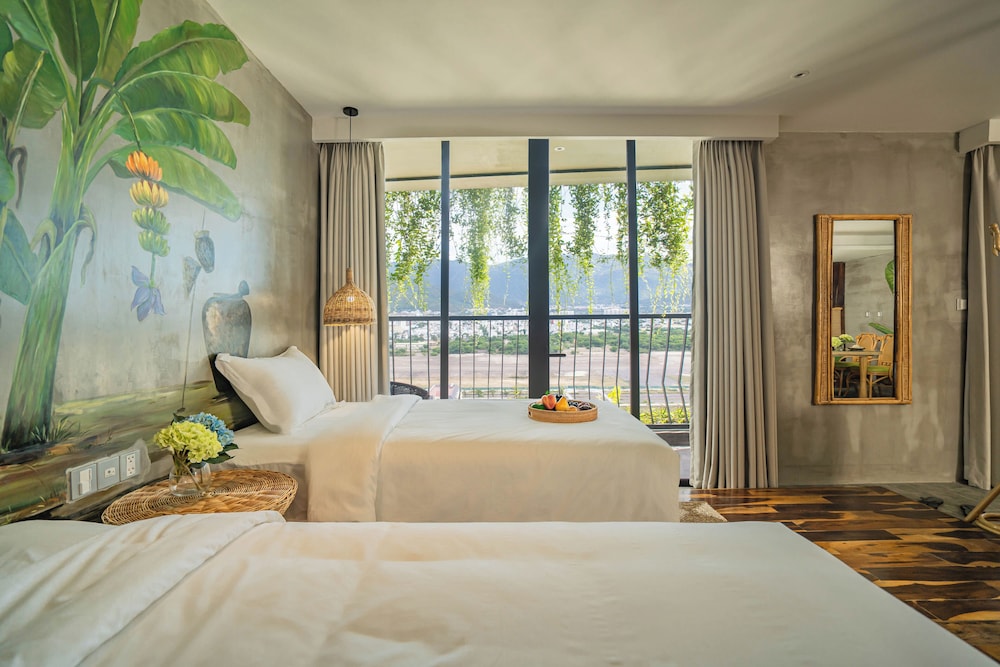 Family Room, Mountain View