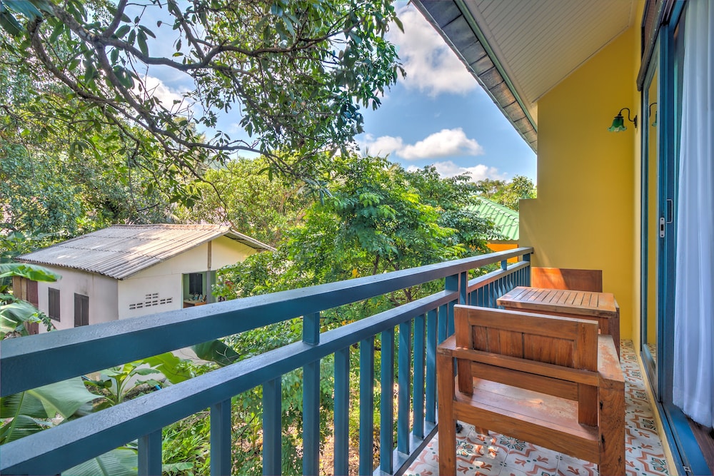 Standard Suite with Balcony 2 photo 3