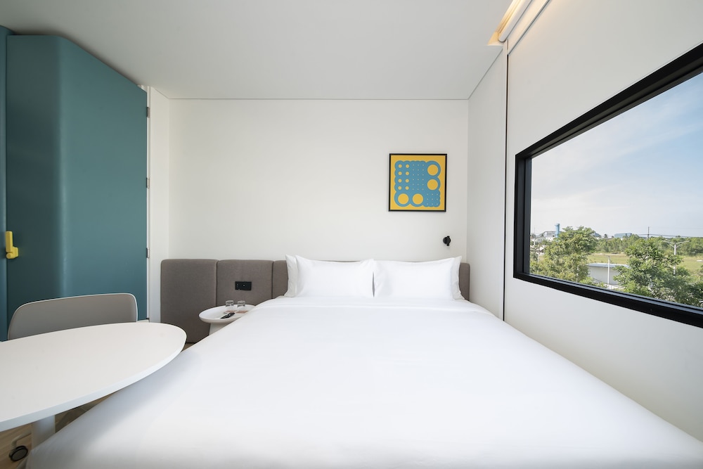 Standard Double Room - Photo 8