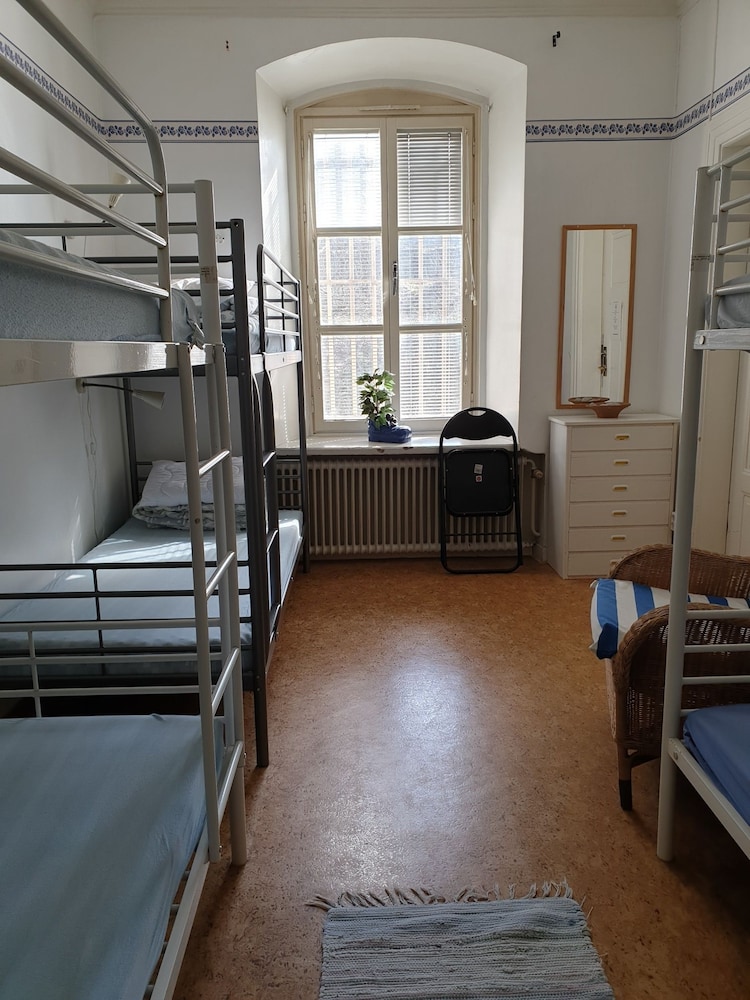 Basic Room, Multiple Beds photo 3