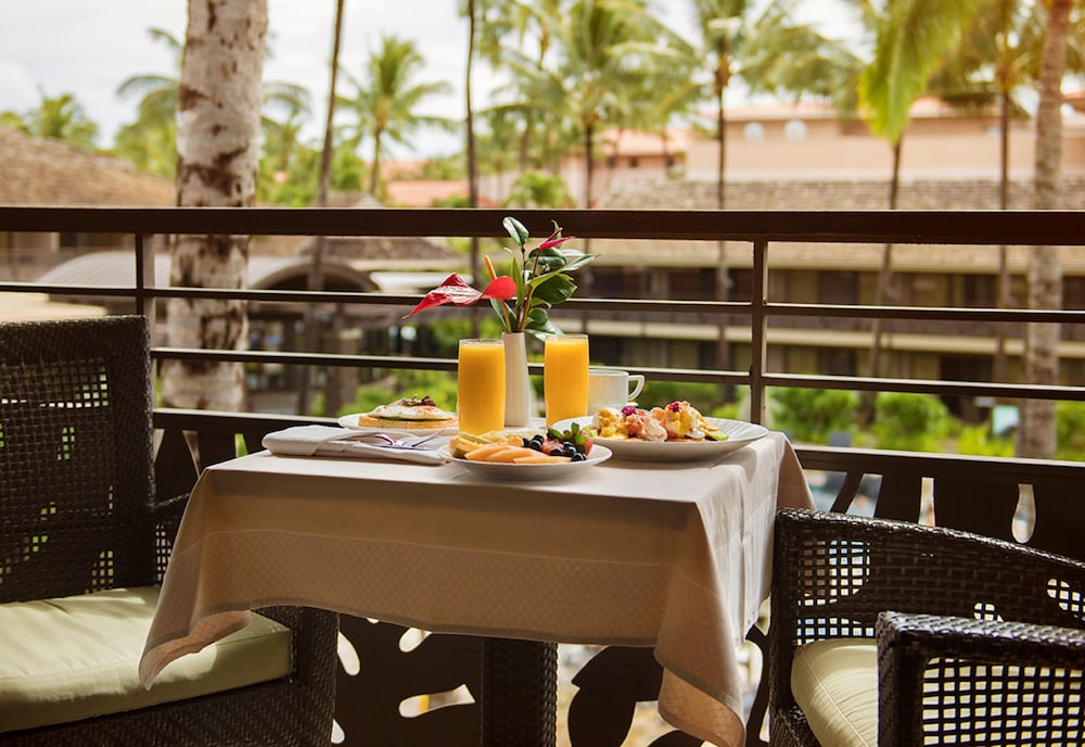 Room, 1 King Bed, Partial Ocean View (mobility)