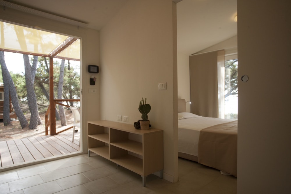 Premium Bungalow, 2 Bedrooms, Terrace, Garden Area photo 3