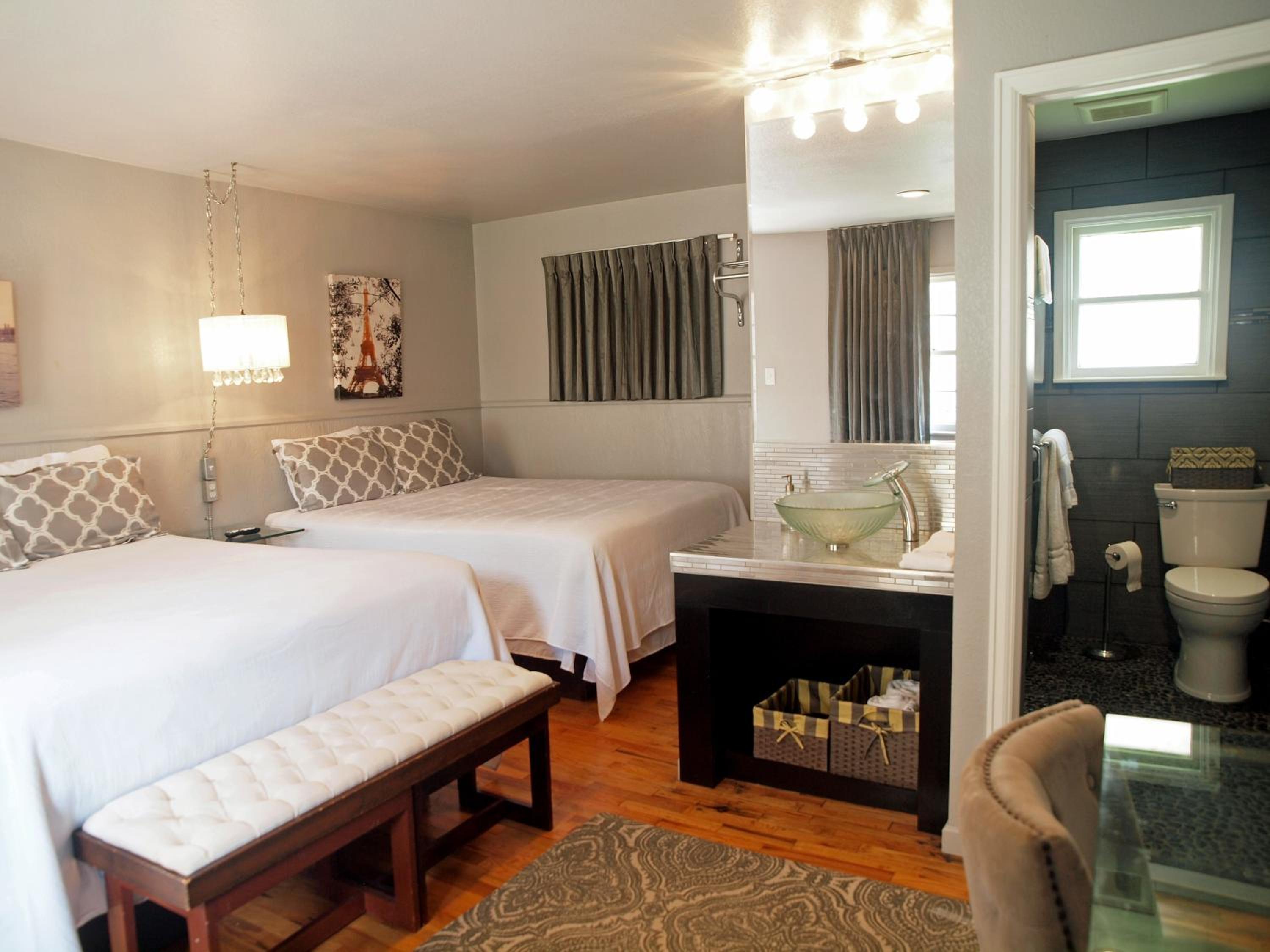 Queen Room with Garden View