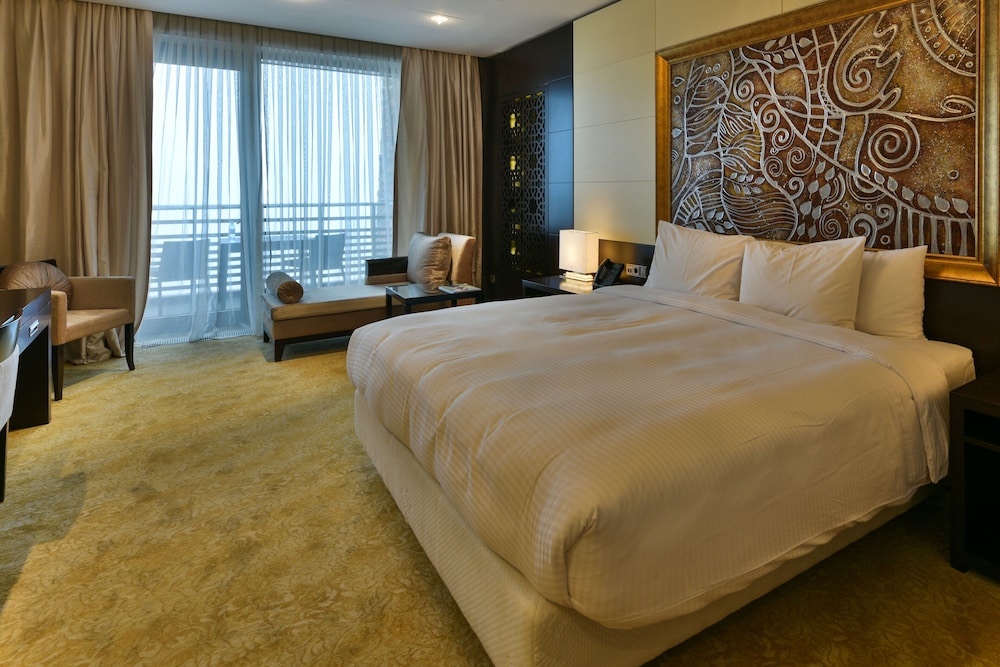 Deluxe Room, 1 King Bed, Mountain View photo 1